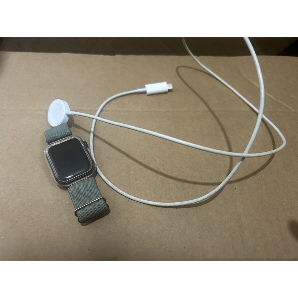 Apple Watch SE 2nd Gen 40mm GPS Midnight Aluminum Excellent